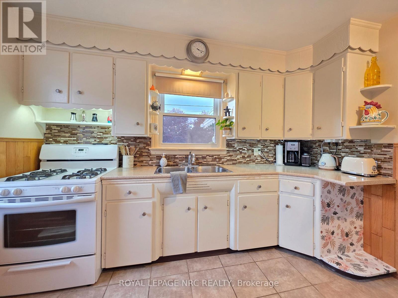 141 Mercury Avenue, Port Colborne, Ontario  L3K 2C8 - Photo 11 - X12481459