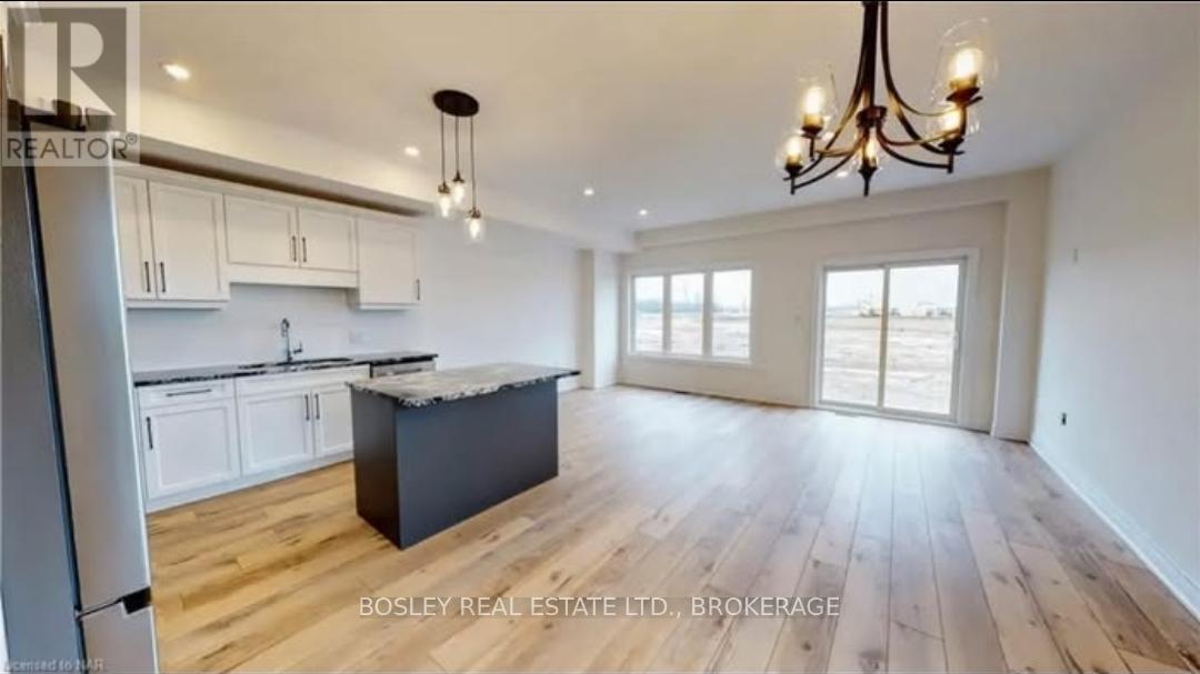 12 Spring Crest Way, Thorold, Ontario  L2V 0J8 - Photo 3 - X12481508