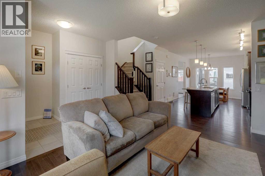 149 Hillcrest Avenue, Airdrie, Alberta  T4B 4C8 - Photo 4 - A2243702