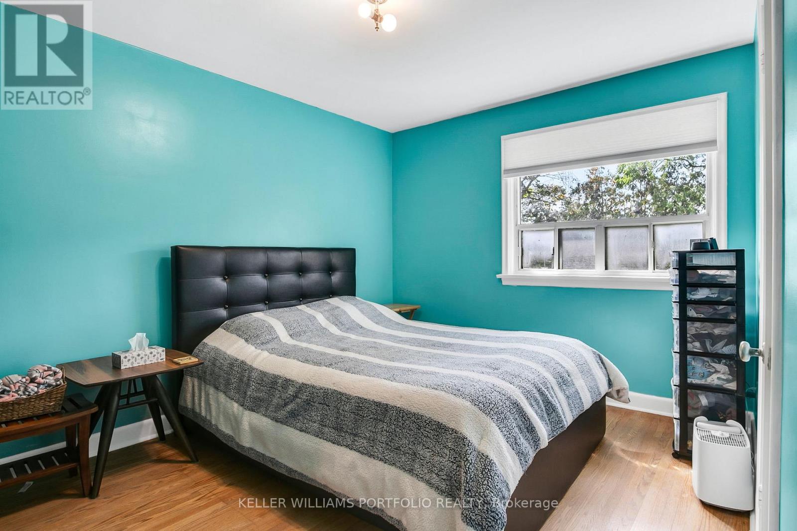 106 Botfield Avenue, Toronto, Ontario  M9B 4E5 - Photo 15 - W12475974