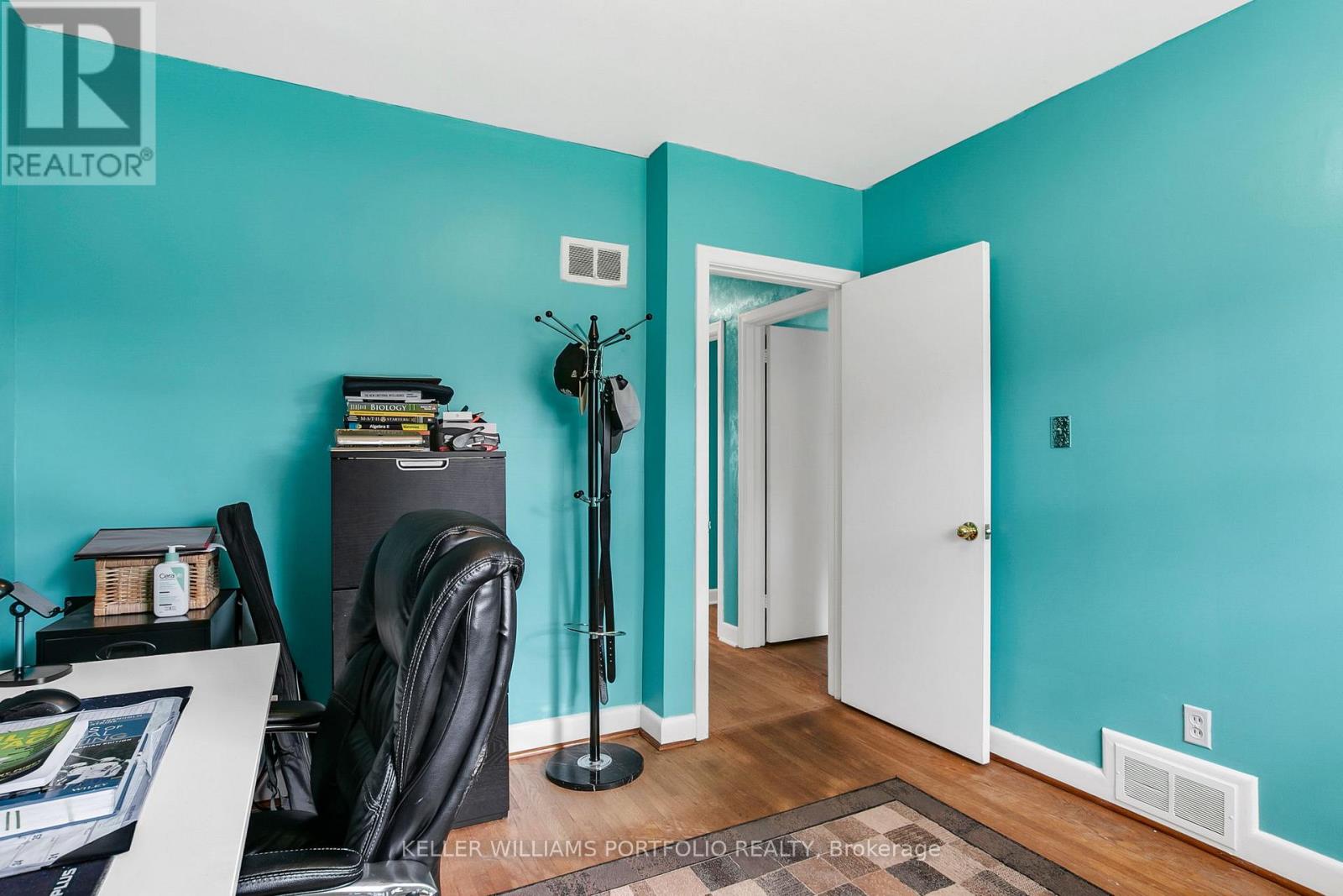 106 Botfield Avenue, Toronto, Ontario  M9B 4E5 - Photo 18 - W12475974