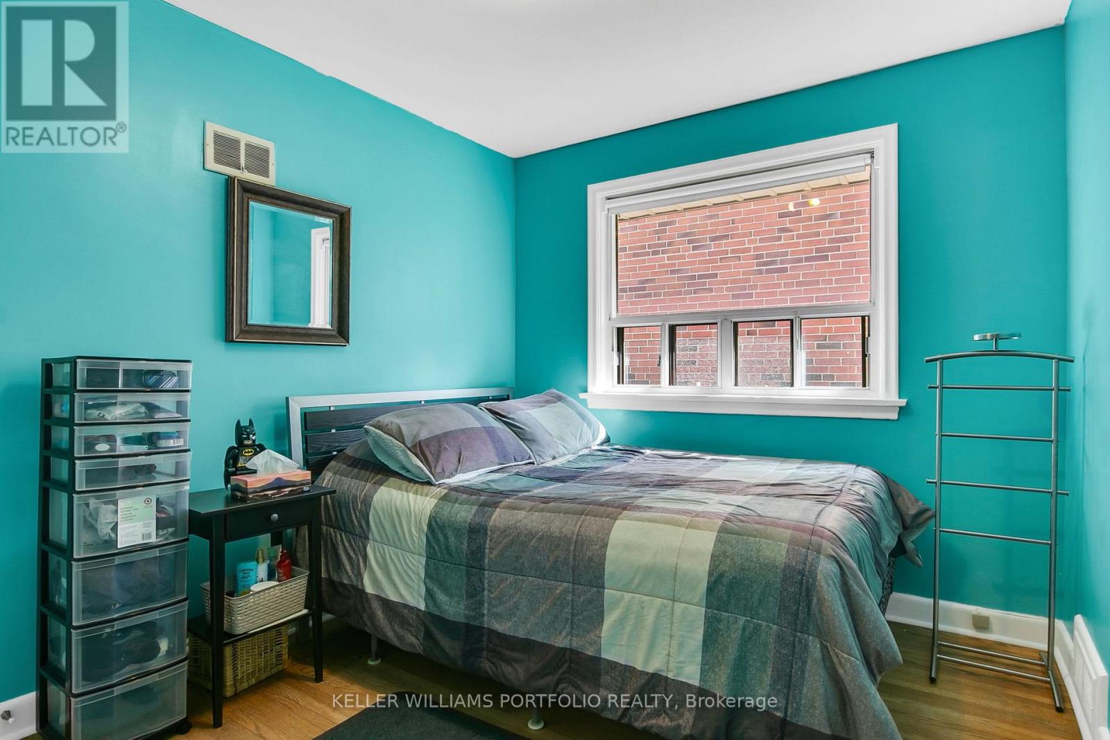 106 Botfield Avenue, Toronto, Ontario  M9B 4E5 - Photo 19 - W12475974