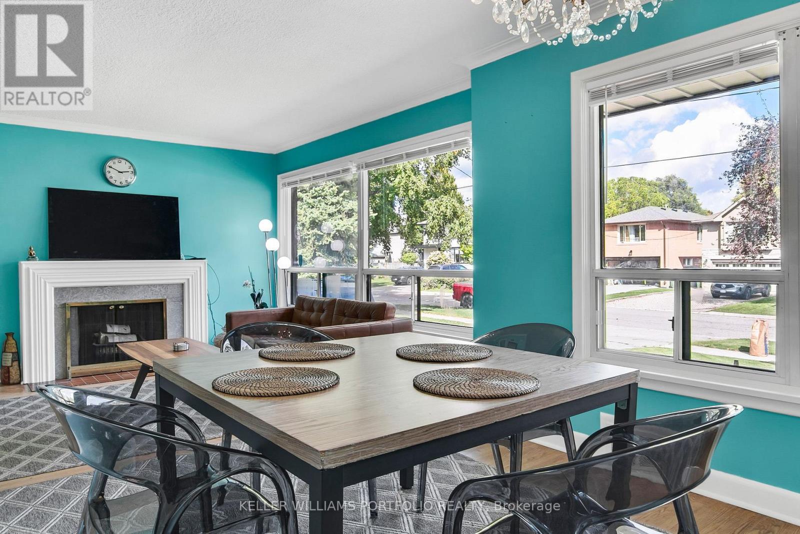 106 Botfield Avenue, Toronto, Ontario  M9B 4E5 - Photo 10 - W12475974