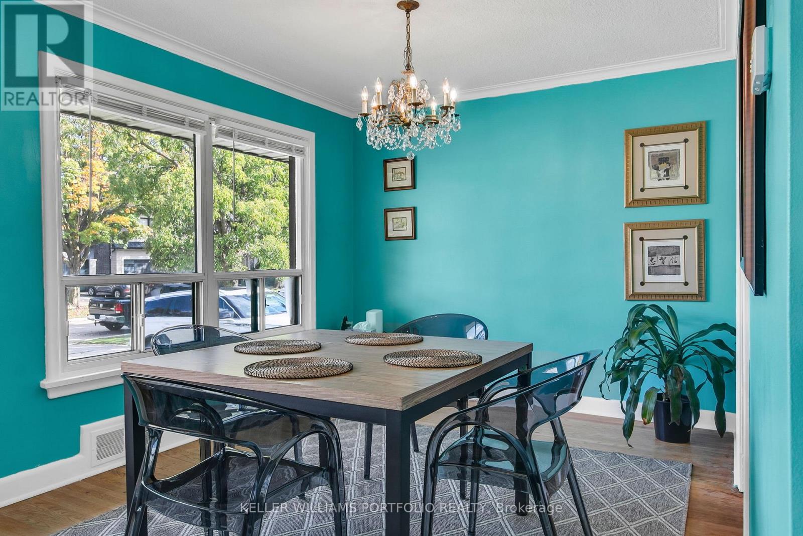 106 Botfield Avenue, Toronto, Ontario  M9B 4E5 - Photo 9 - W12475974