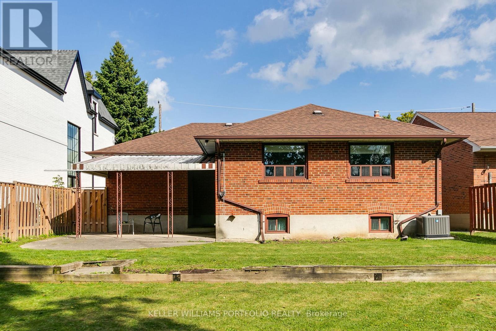 106 Botfield Avenue, Toronto, Ontario  M9B 4E5 - Photo 29 - W12475974