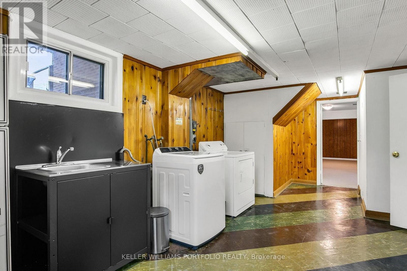 106 Botfield Avenue, Toronto, Ontario  M9B 4E5 - Photo 28 - W12475974