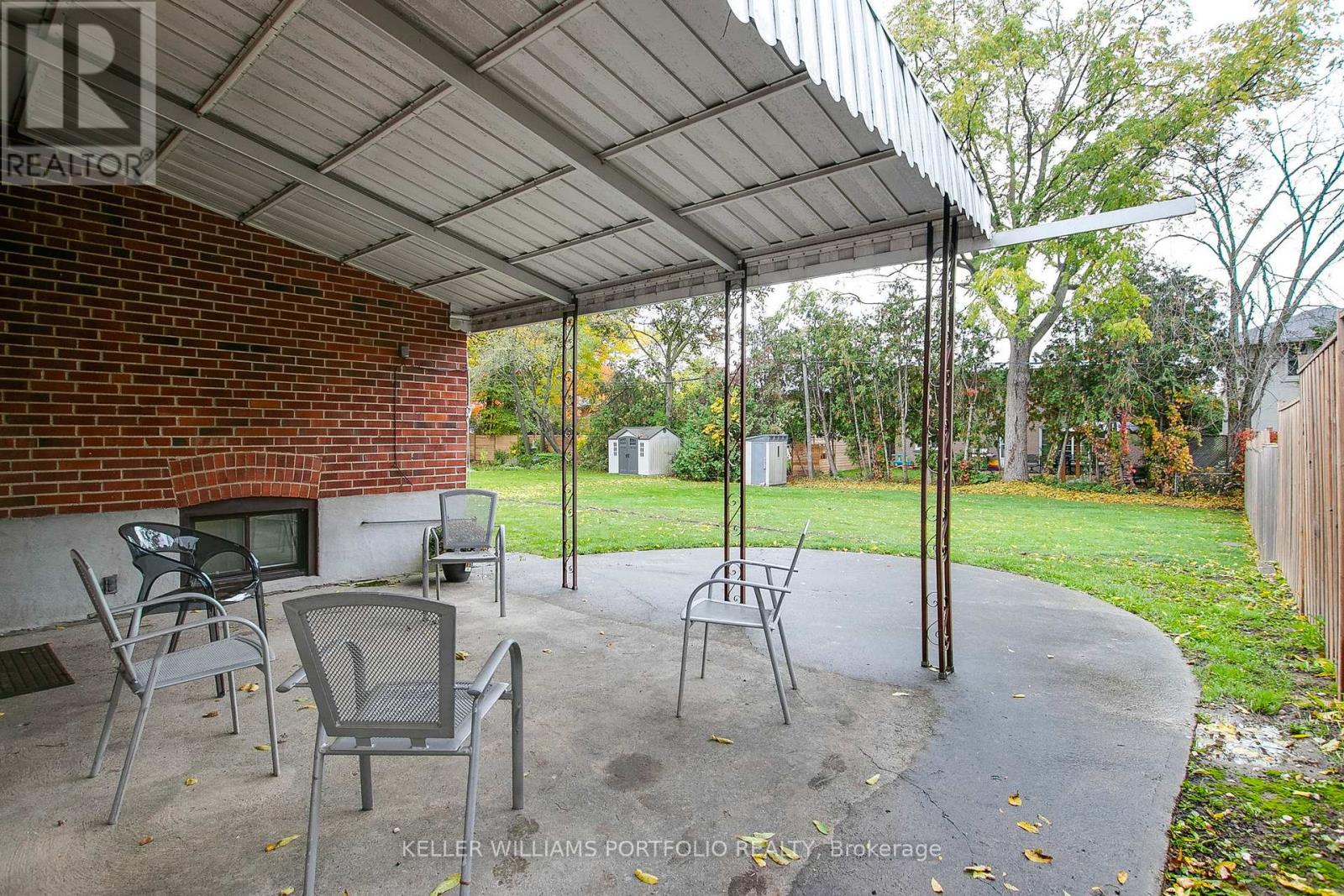 106 Botfield Avenue, Toronto, Ontario  M9B 4E5 - Photo 33 - W12475974