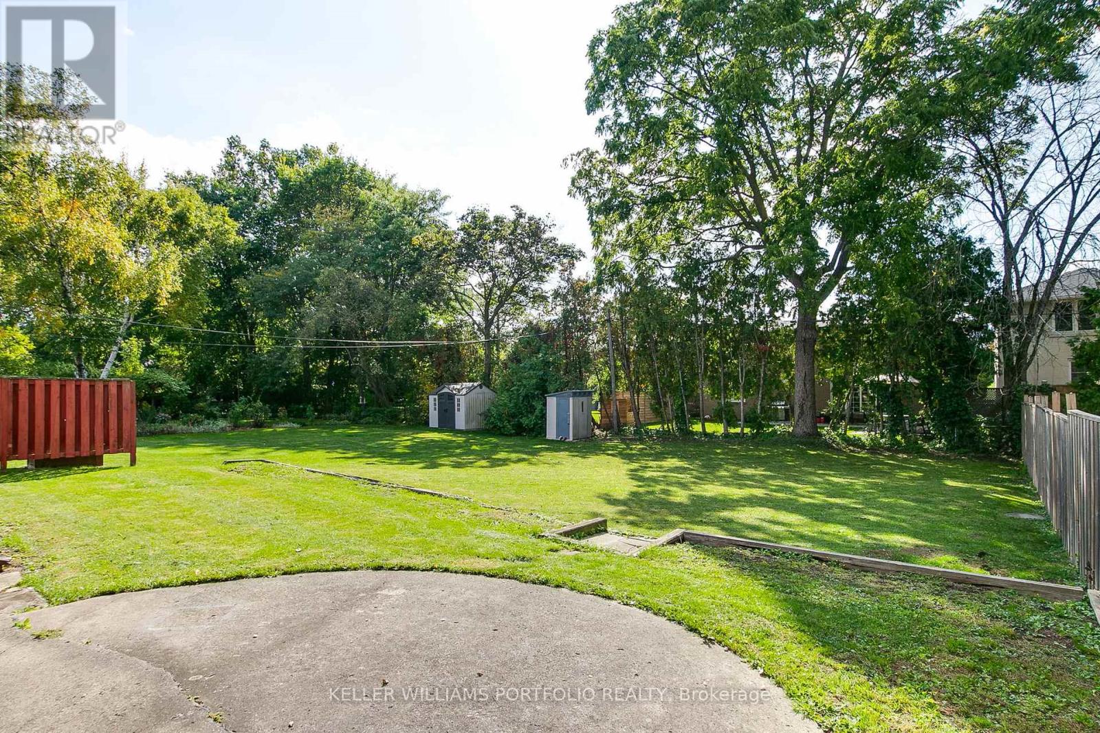 106 Botfield Avenue, Toronto, Ontario  M9B 4E5 - Photo 34 - W12475974