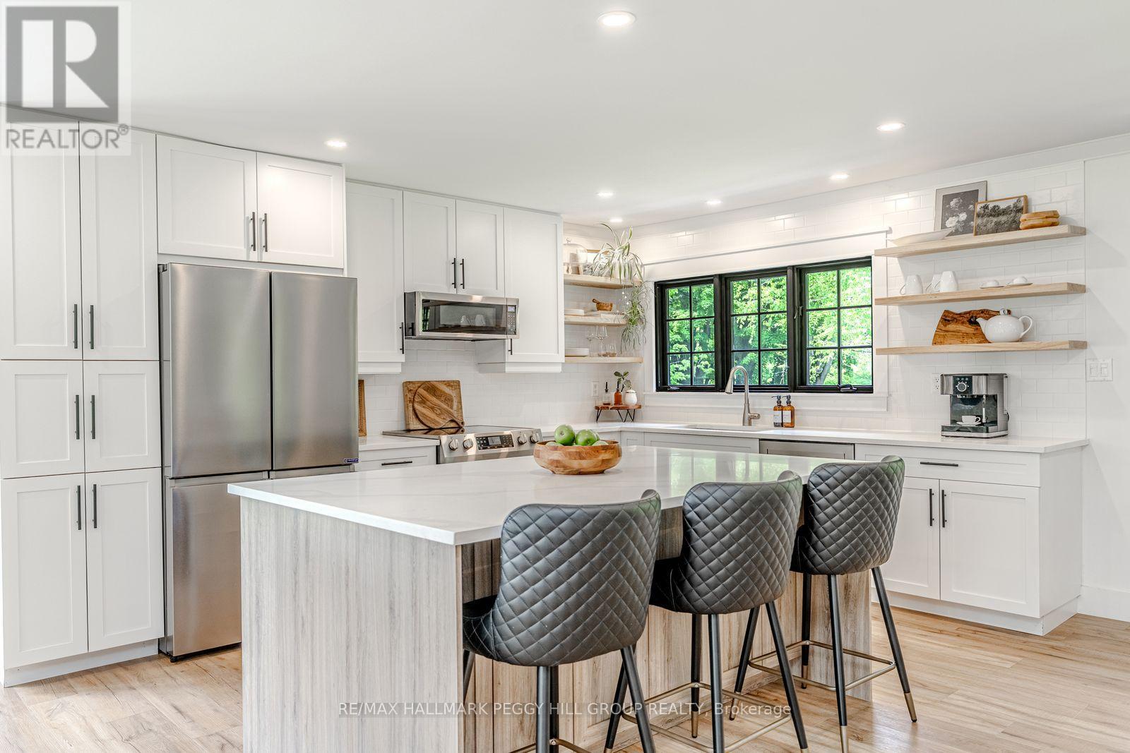 2764 Fairgrounds Road, Severn, Ontario  L3V 0Y2 - Photo 3 - S12406548