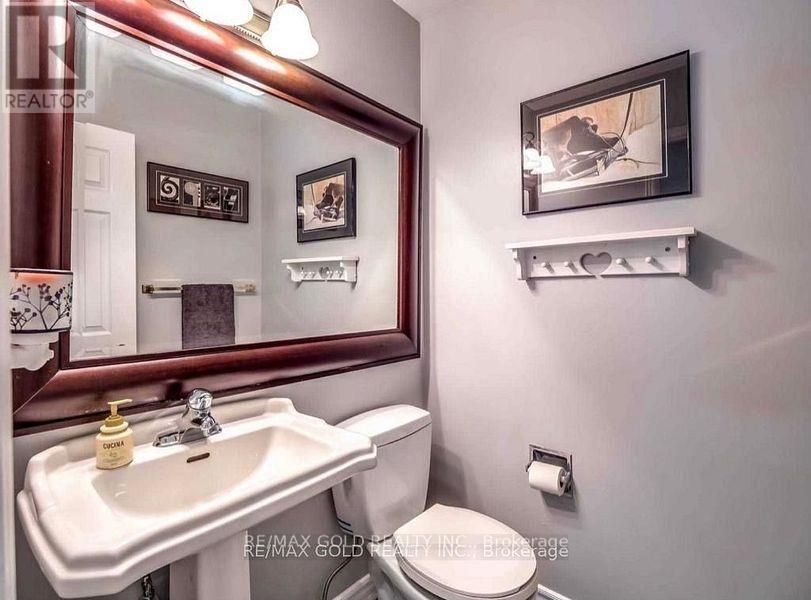 Upper - 40 Barr Crescent, Brampton, Ontario  L6Z 3E5 - Photo 11 - W12480219