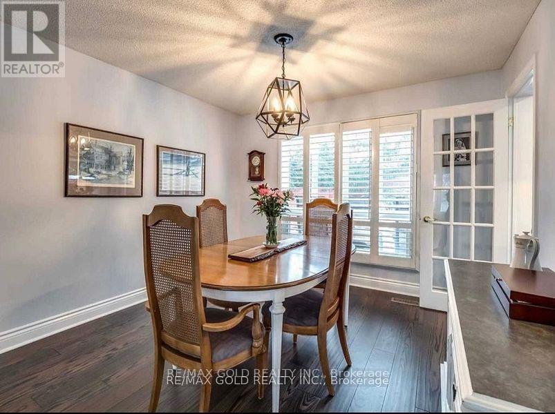 Upper - 40 Barr Crescent, Brampton, Ontario  L6Z 3E5 - Photo 7 - W12480219