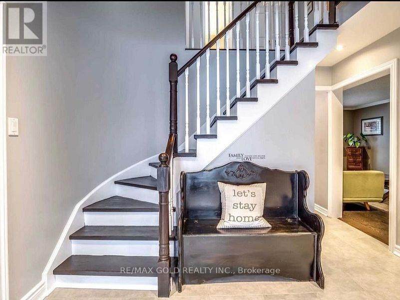 UPPER - 40 BARR CRESCENT, brampton (heart lake east), Ontario