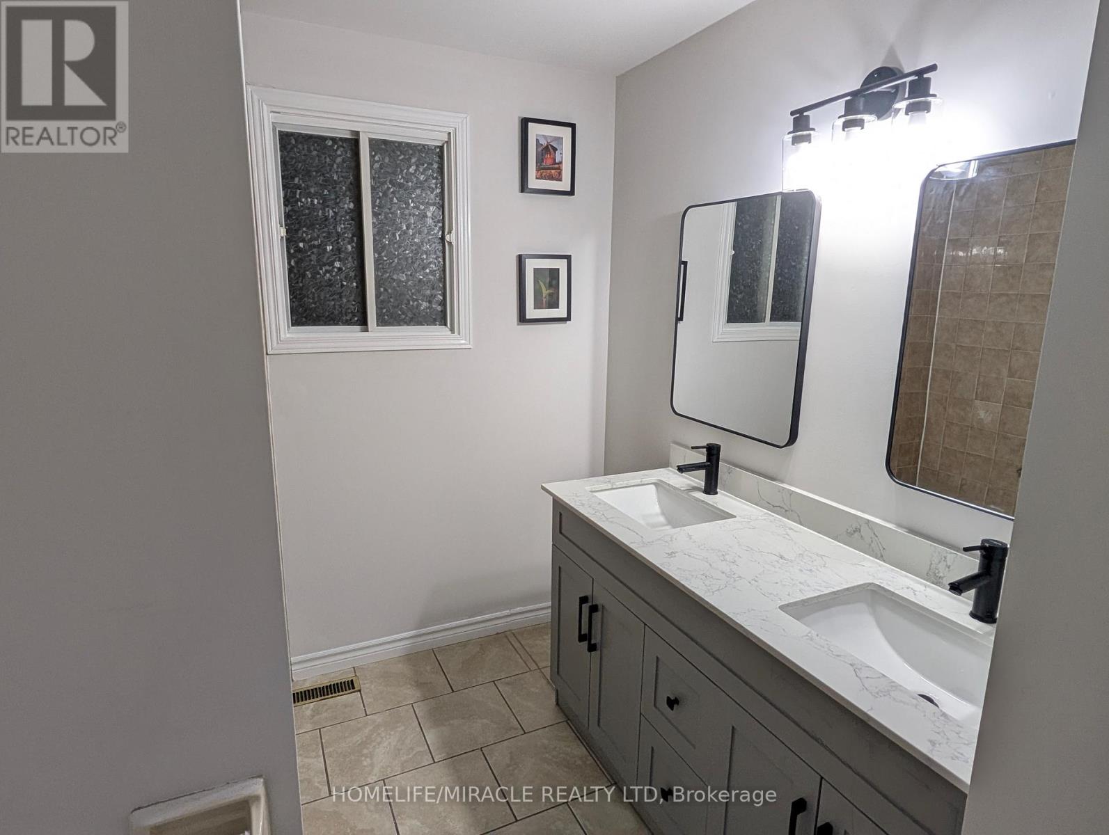 699 Classic Drive, London East, Ontario  N6W 5X1 - Photo 12 - X12481078
