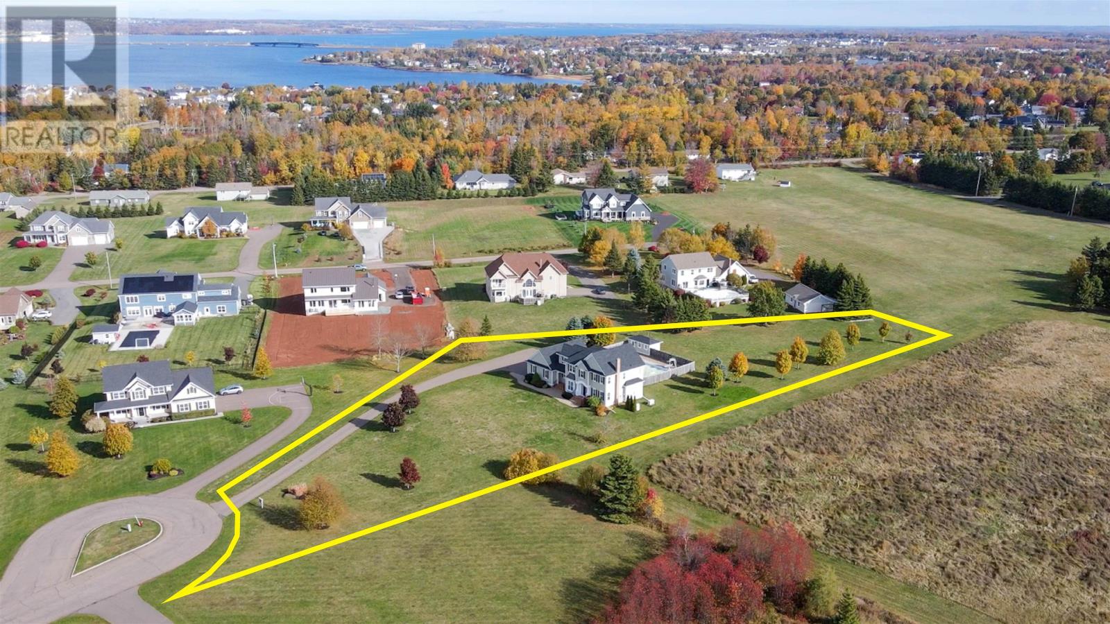 10 Galway Court, Stratford, Prince Edward Island  C1B 1P2 - Photo 2 - 202526593