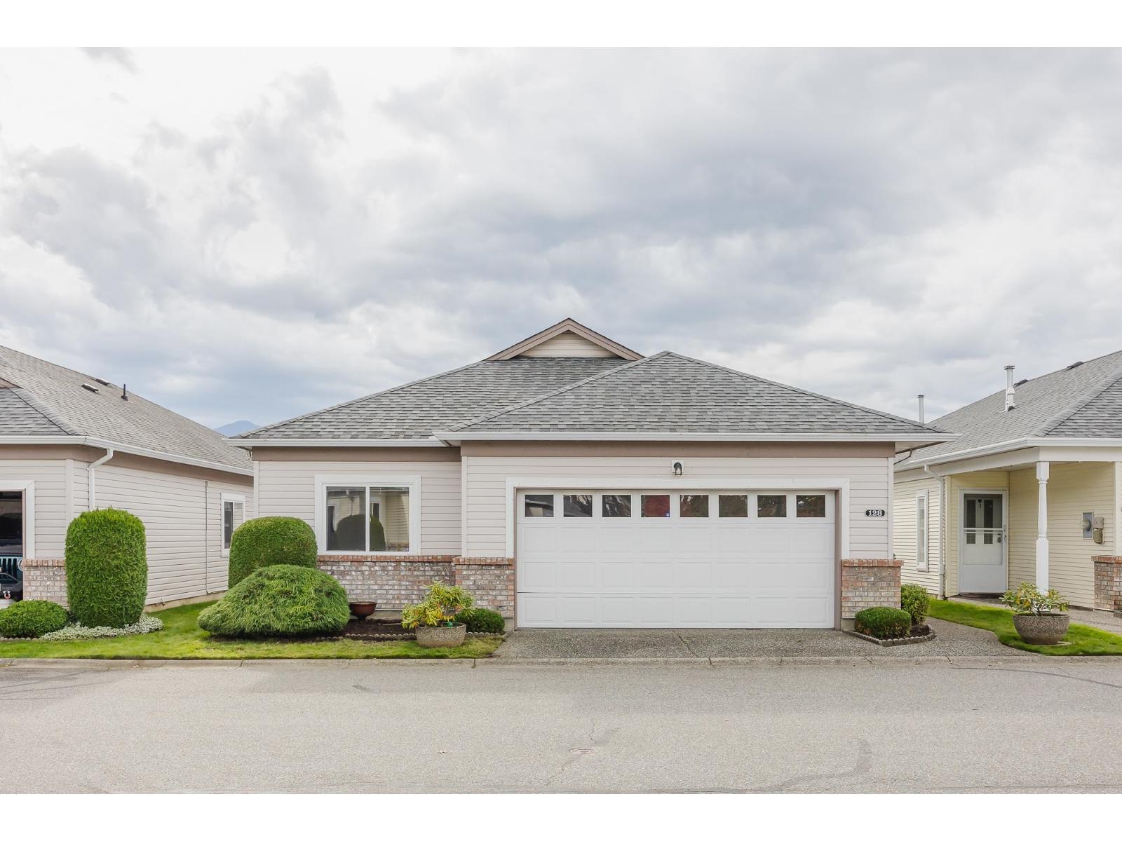 128 8485 Young Road, Chilliwack Proper South, Chilliwack, British Columbia  V2P 7Y7 - Photo 2 - R3061678