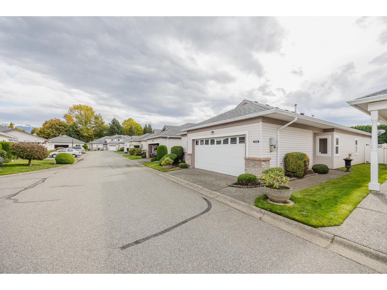 128 8485 Young Road, Chilliwack Proper South, Chilliwack, British Columbia  V2P 7Y7 - Photo 3 - R3061678