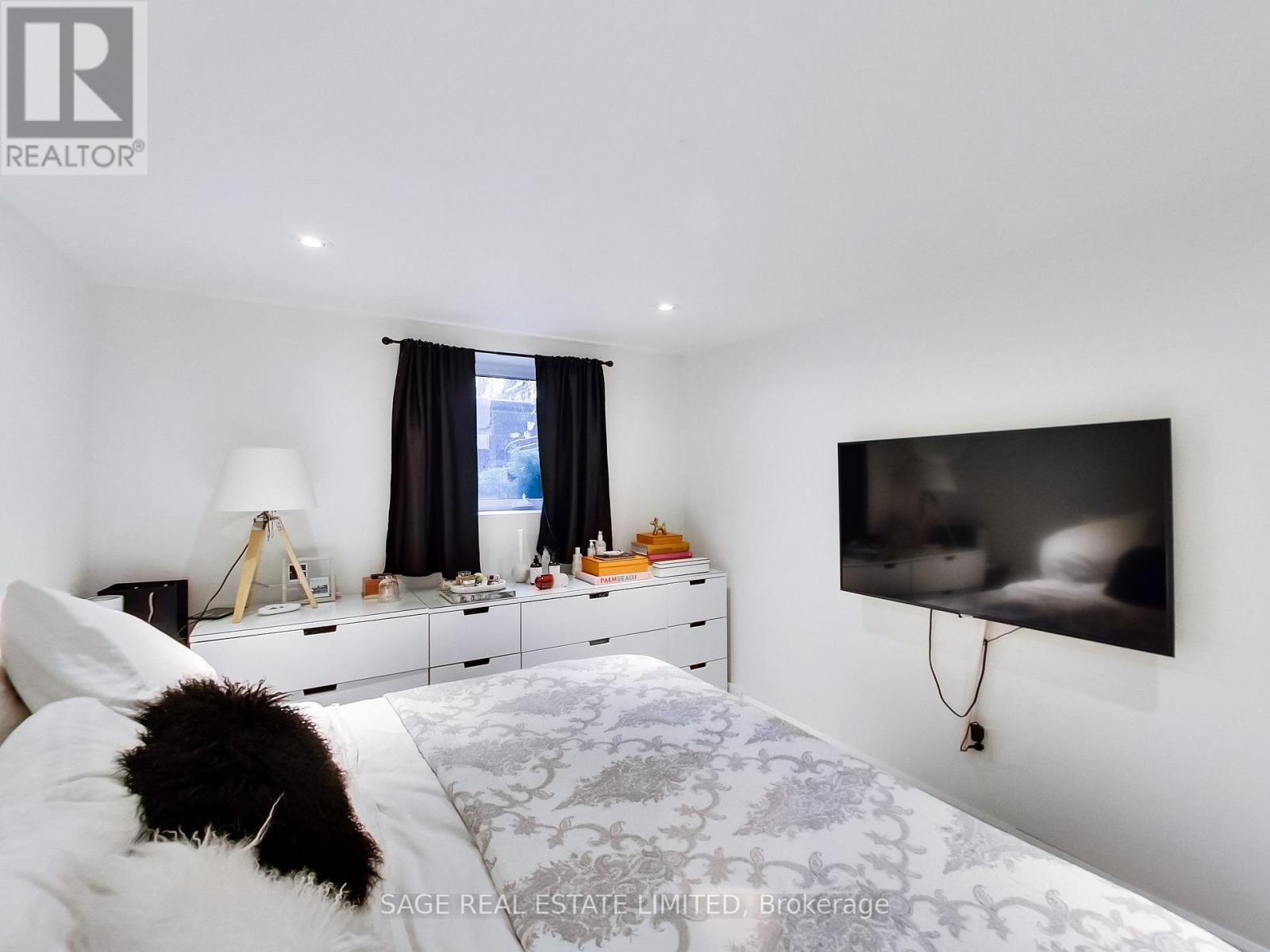 A (Main) - 39 Salisbury Avenue, Toronto, Ontario  M4X 1C5 - Photo 10 - C12481450