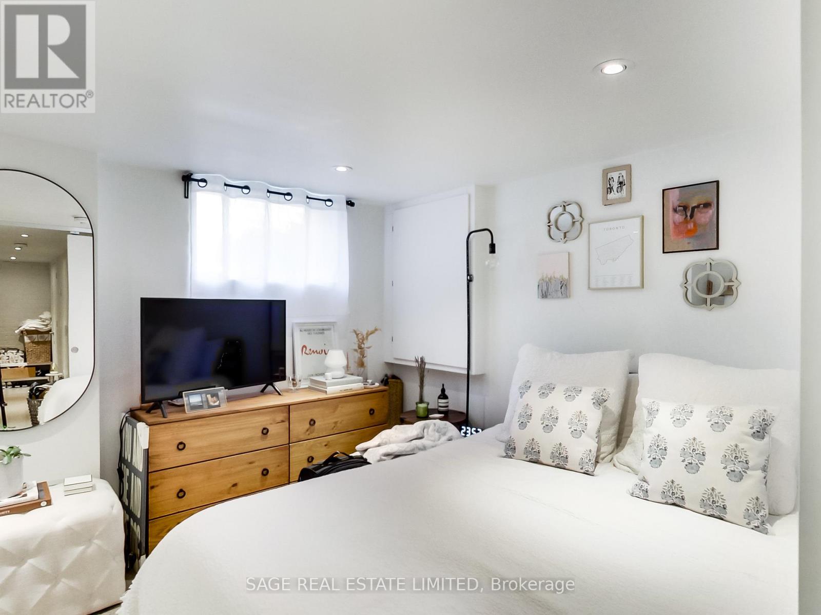 A (Main) - 39 Salisbury Avenue, Toronto, Ontario  M4X 1C5 - Photo 11 - C12481450