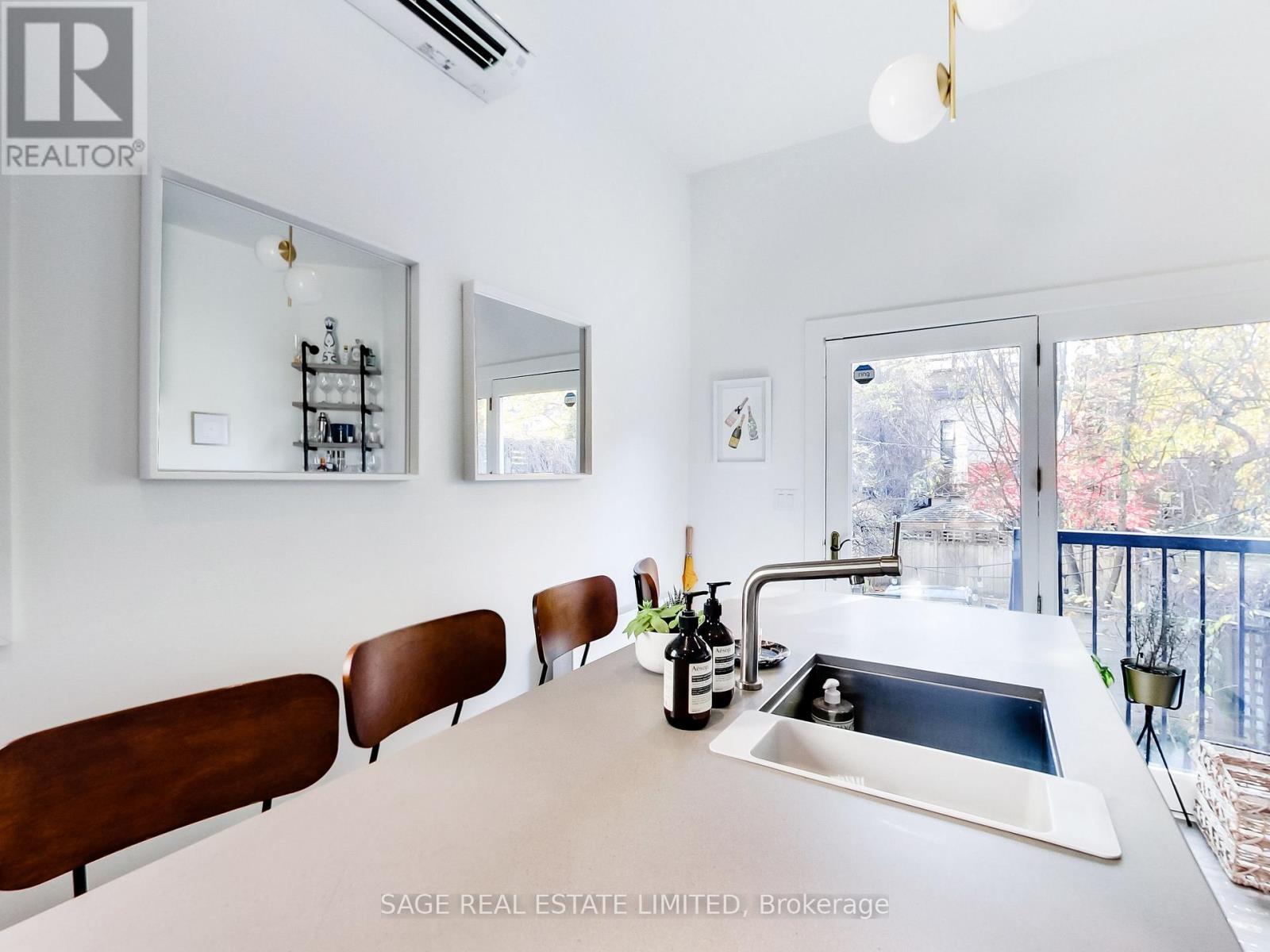 A (Main) - 39 Salisbury Avenue, Toronto, Ontario  M4X 1C5 - Photo 9 - C12481450