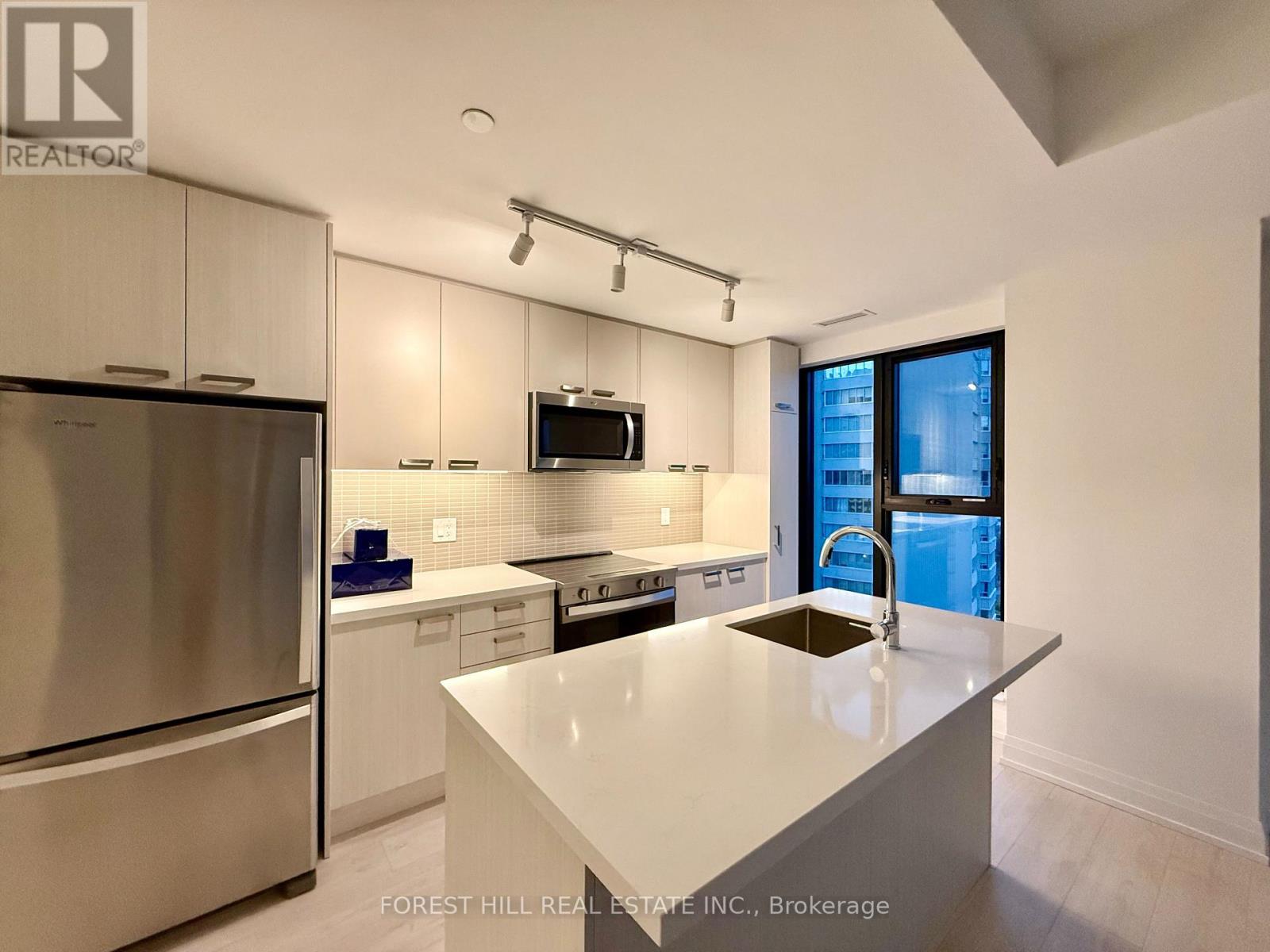 903 - 20 Soudan Avenue, Toronto, Ontario  M4S 1W2 - Photo 4 - C12481503