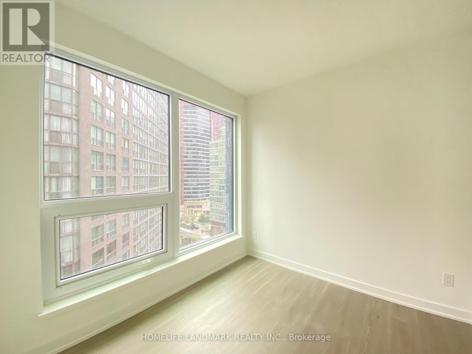 910 - 8 Wellesley Street W, Toronto, Ontario  M4Y 0J5 - Photo 10 - C12481523