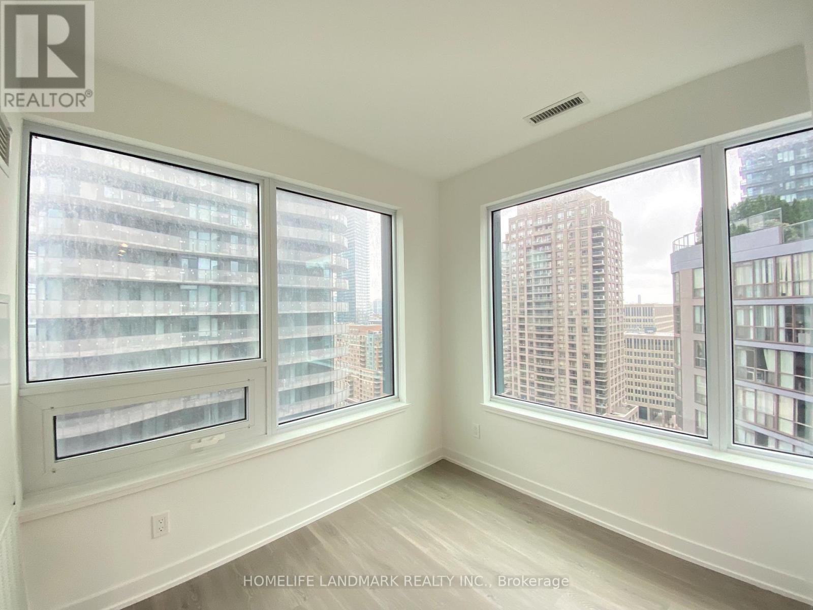 910 - 8 Wellesley Street W, Toronto, Ontario  M4Y 0J5 - Photo 4 - C12481523
