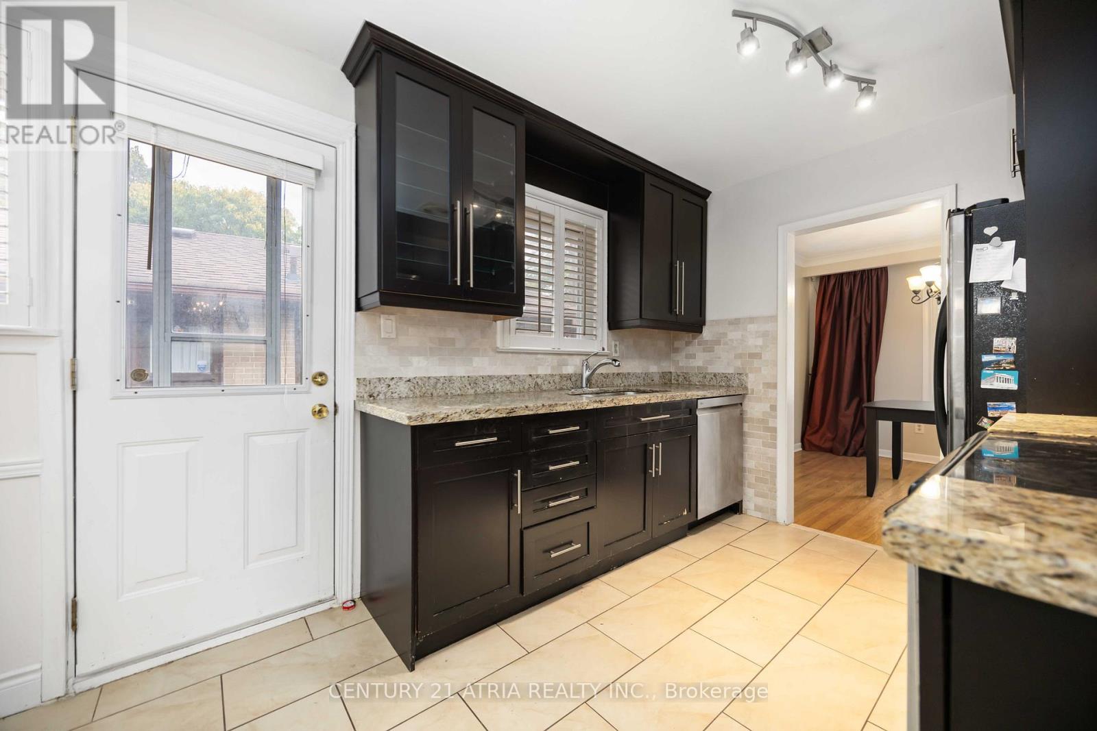 39 Amberdale Drive, Toronto, Ontario  M1P 4B9 - Photo 11 - E12481533
