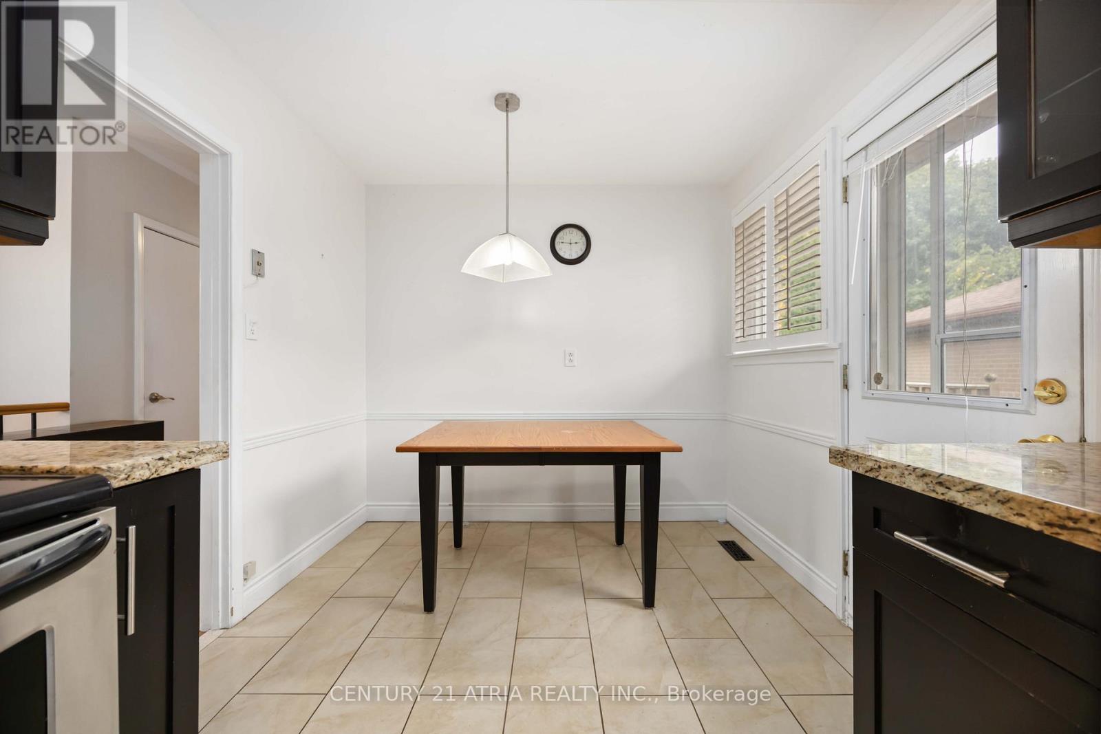 39 Amberdale Drive, Toronto, Ontario  M1P 4B9 - Photo 12 - E12481533