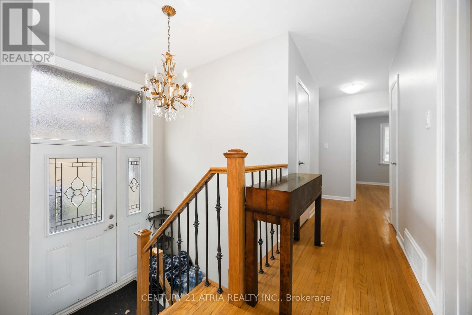 39 Amberdale Drive, Toronto, Ontario  M1P 4B9 - Photo 2 - E12481533