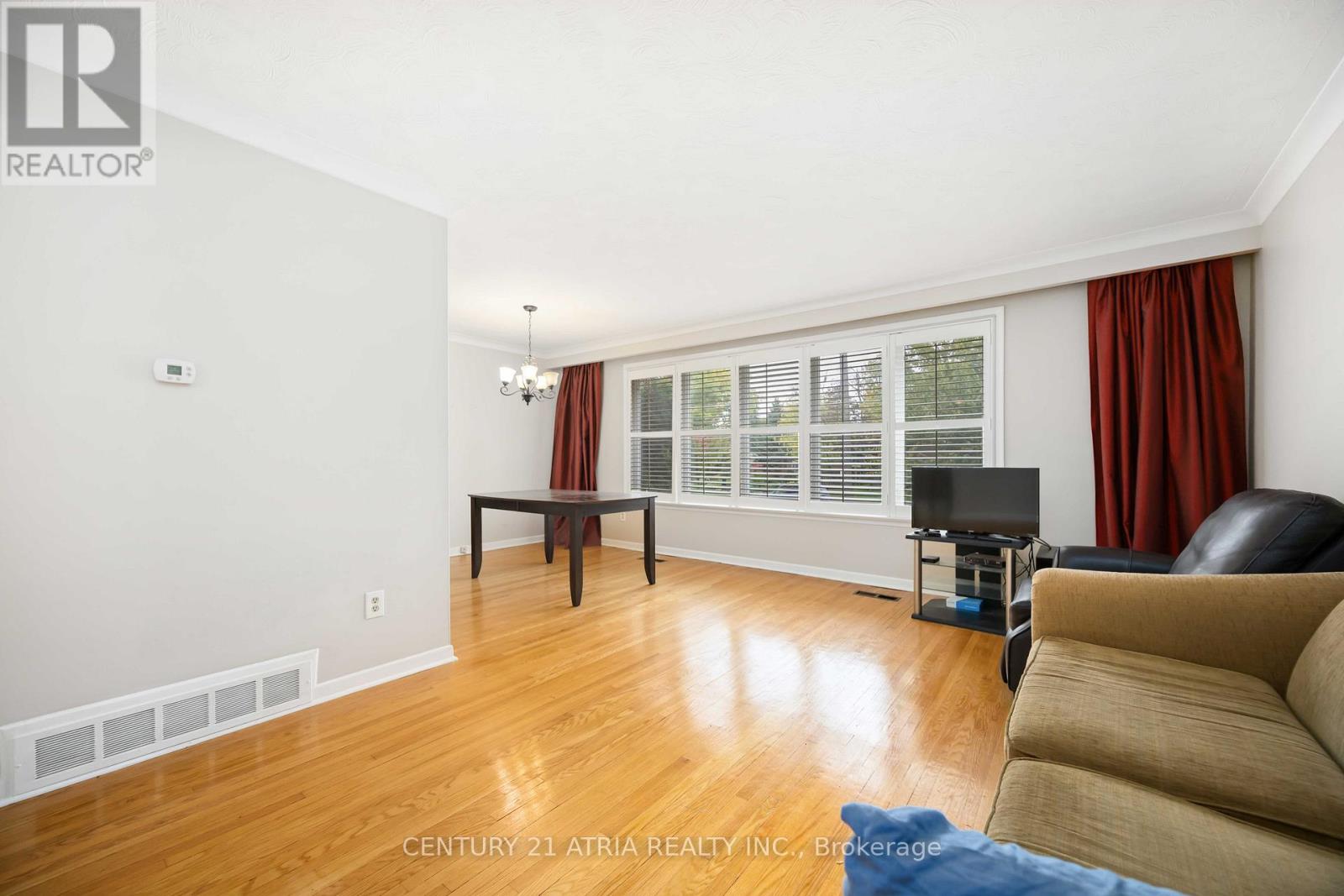 39 Amberdale Drive, Toronto, Ontario  M1P 4B9 - Photo 3 - E12481533