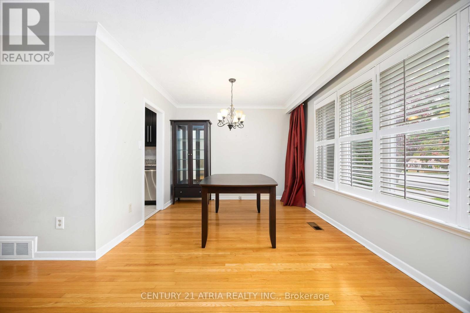39 Amberdale Drive, Toronto, Ontario  M1P 4B9 - Photo 5 - E12481533