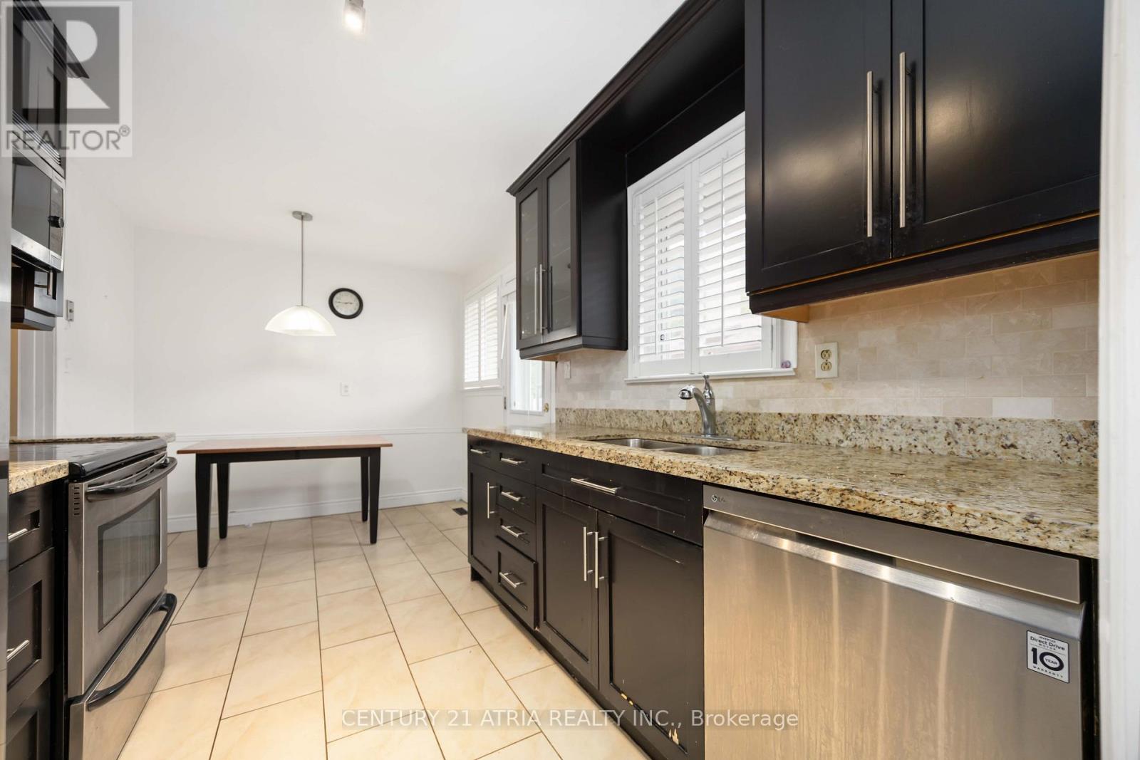 39 Amberdale Drive, Toronto, Ontario  M1P 4B9 - Photo 6 - E12481533