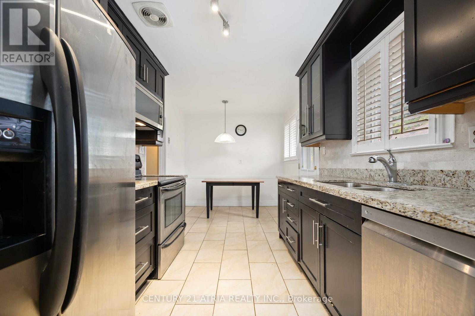 39 Amberdale Drive, Toronto, Ontario  M1P 4B9 - Photo 7 - E12481533