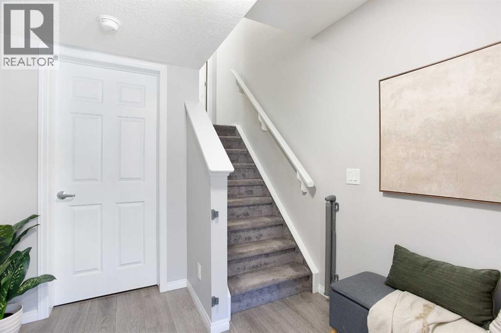 214 Hillcrest Gardens Sw, Airdrie, Alberta  T4B 4H8 - Photo 3 - A2265844