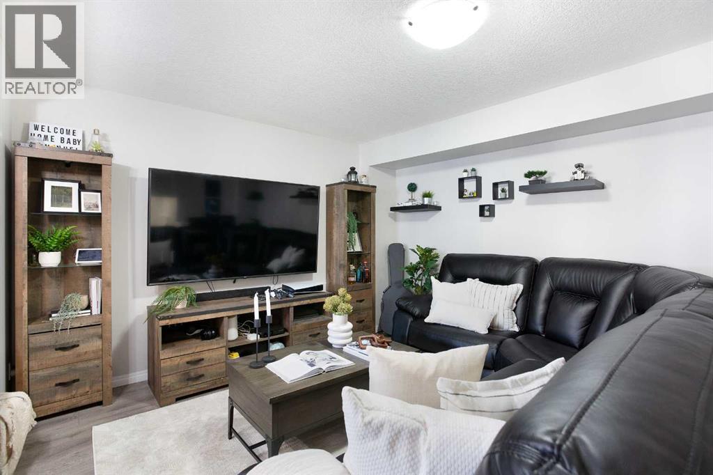 214 Hillcrest Gardens Sw, Airdrie, Alberta  T4B 4H8 - Photo 5 - A2265844