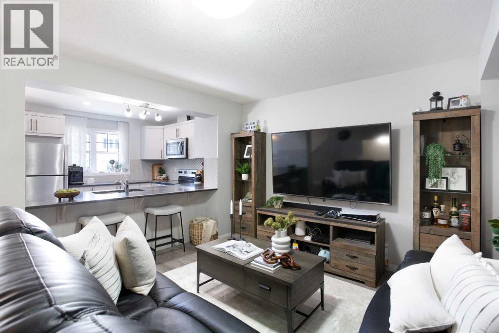 214 Hillcrest Gardens Sw, Airdrie, Alberta  T4B 4H8 - Photo 6 - A2265844
