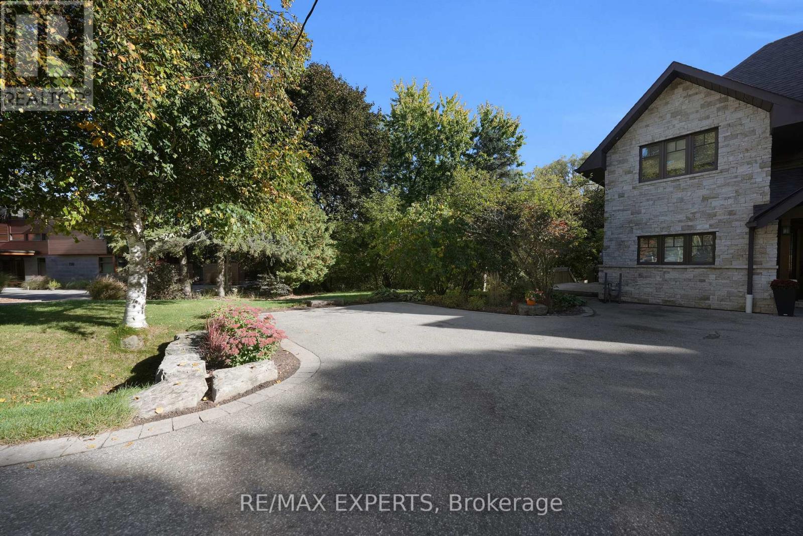 65 John Street, King, Ontario  L7B 1J6 - Photo 4 - N12481460
