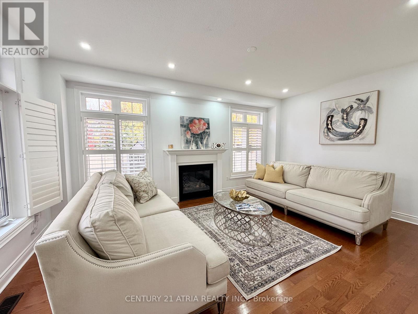 14 West Normandy Drive, Markham, Ontario  L6B 0A8 - Photo 4 - N12481475