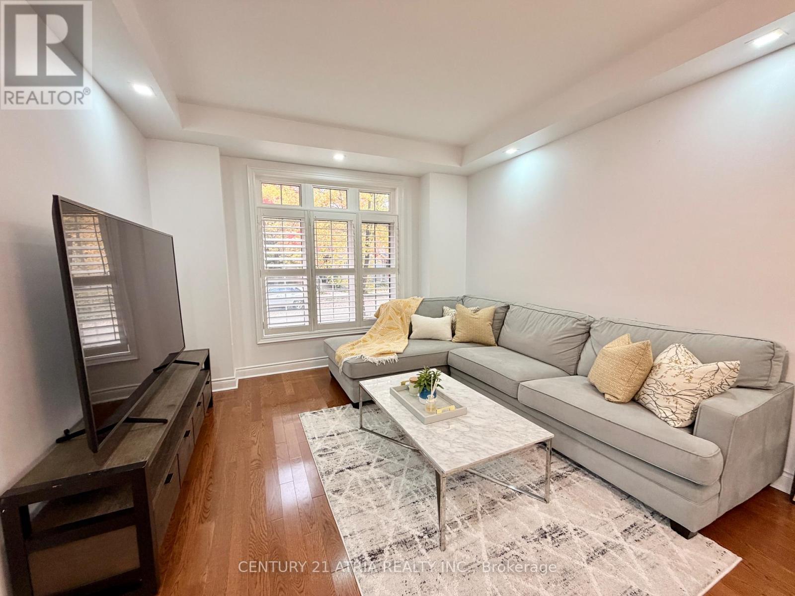 14 West Normandy Drive, Markham, Ontario  L6B 0A8 - Photo 7 - N12481475