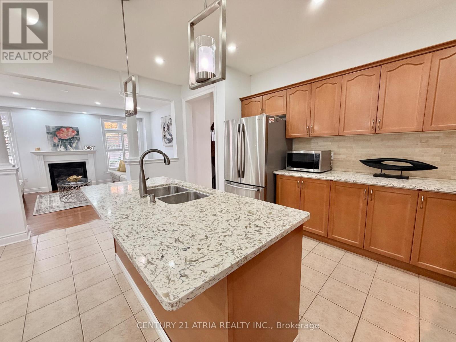 14 West Normandy Drive, Markham, Ontario  L6B 0A8 - Photo 9 - N12481475