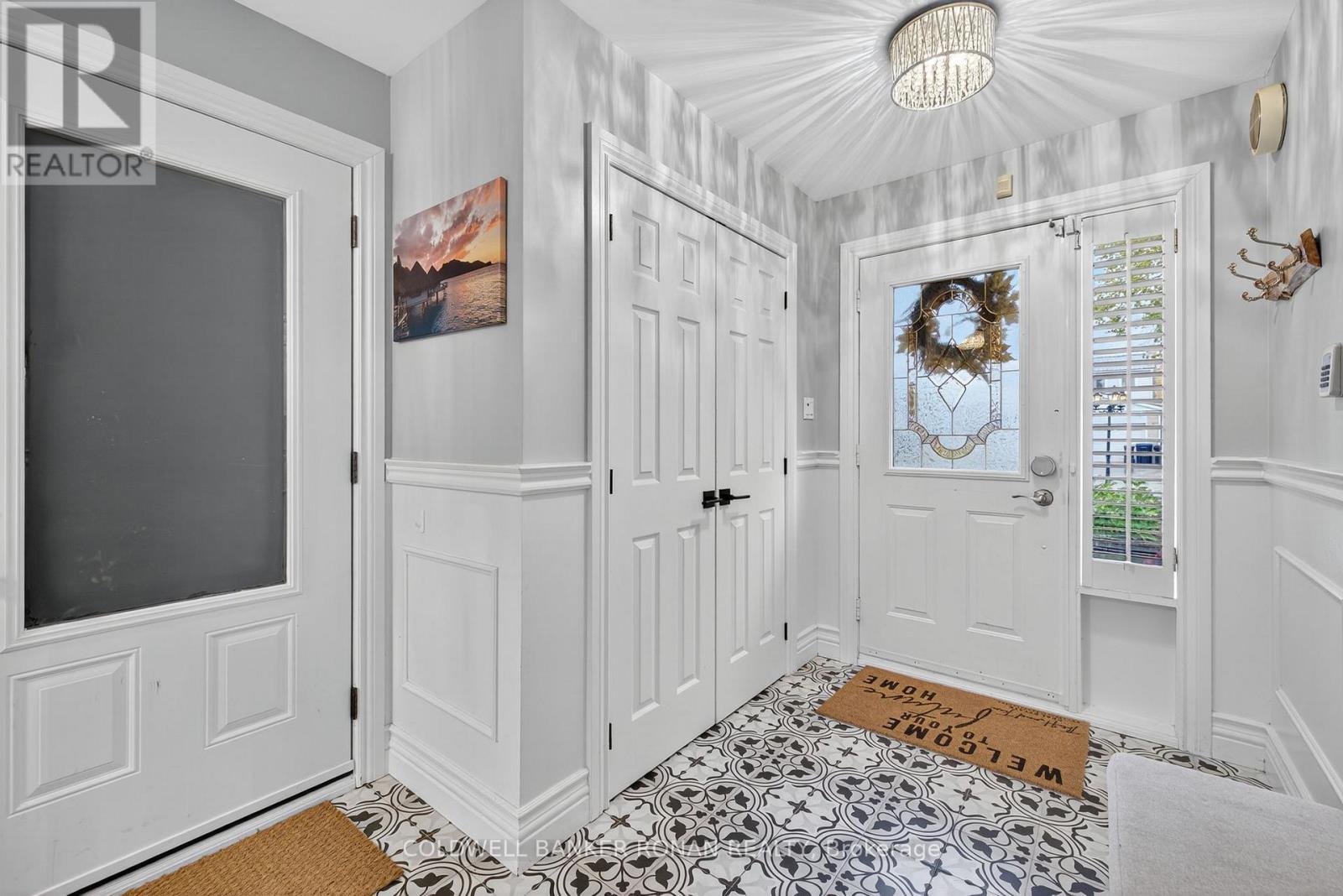 4 Thomas Street, New Tecumseth (Beeton), Ontario  L0G 1A0 - Photo 6 - N12481501
