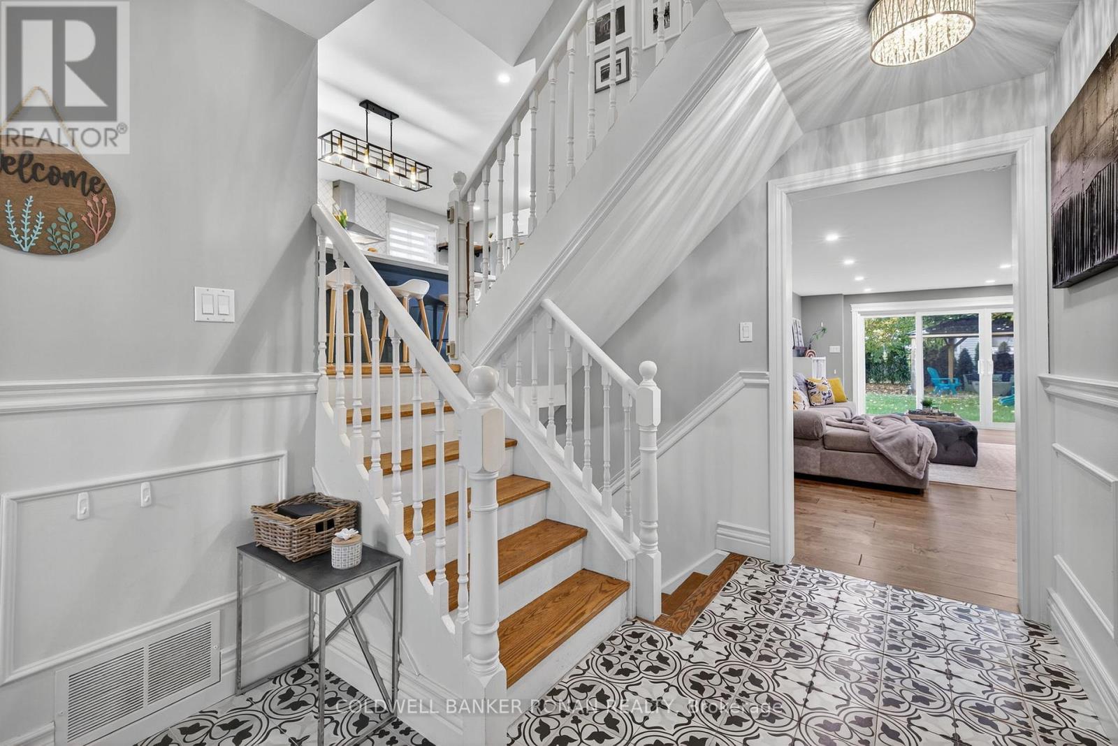 4 Thomas Street, New Tecumseth (Beeton), Ontario  L0G 1A0 - Photo 8 - N12481501