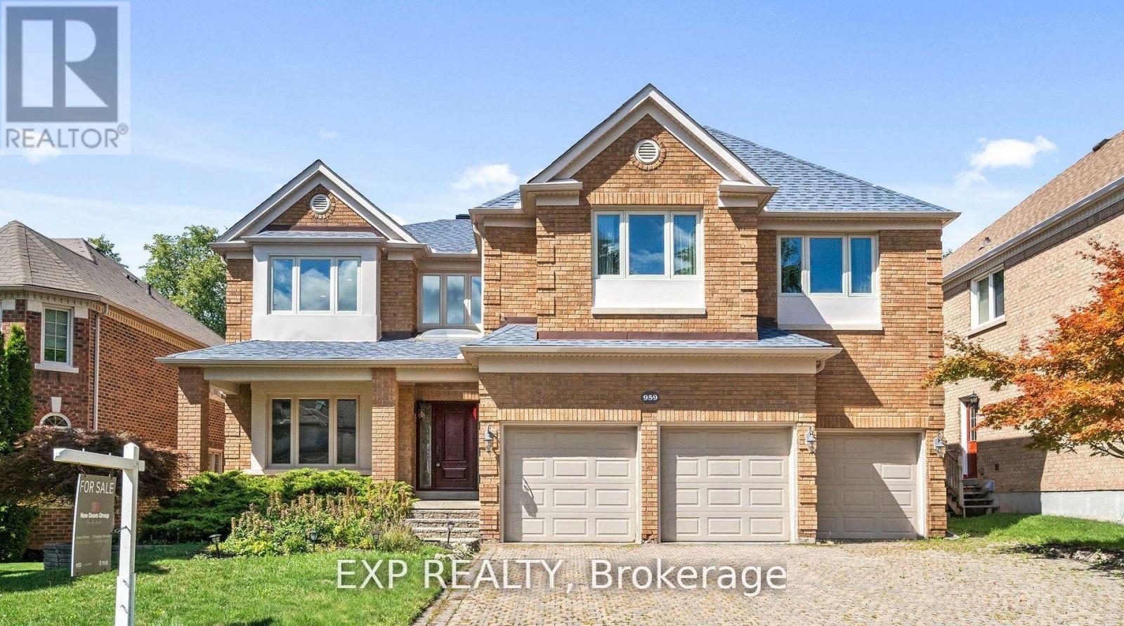 959 Lockwood Circle, Newmarket, Ontario  L3X 1M1 - Photo 4 - N12481531