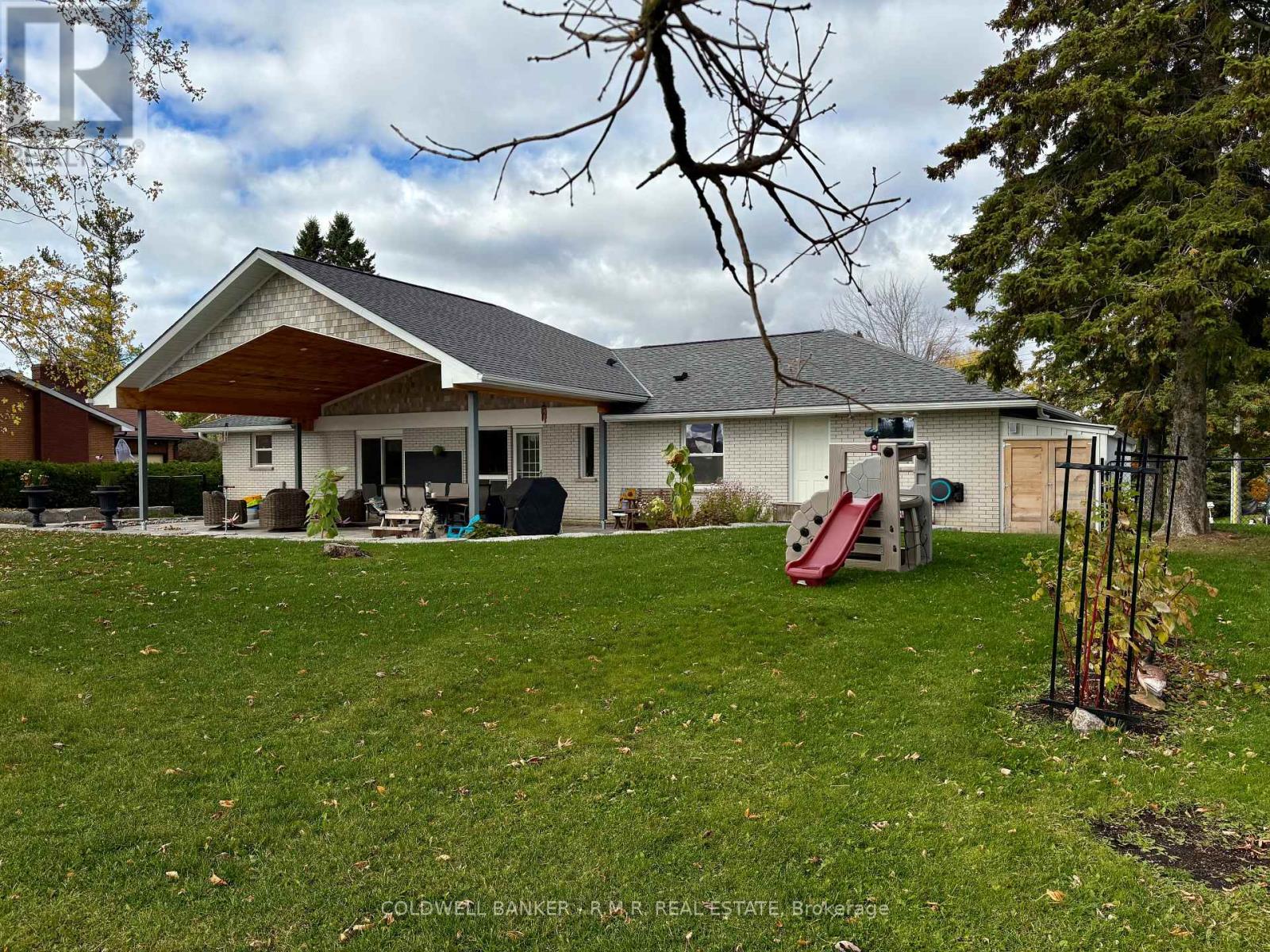 126 Park Street, Brock, Ontario  L0E 1E0 - Photo 2 - N12481551