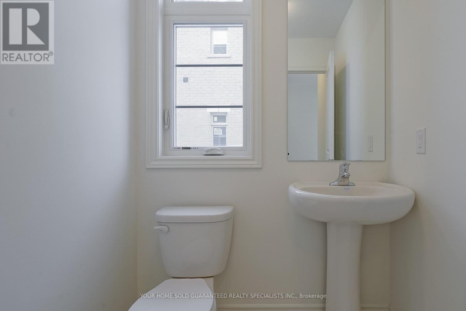 62 Calypso Avenue, Springwater, Ontario  L0L 1Y3 - Photo 8 - S12481433