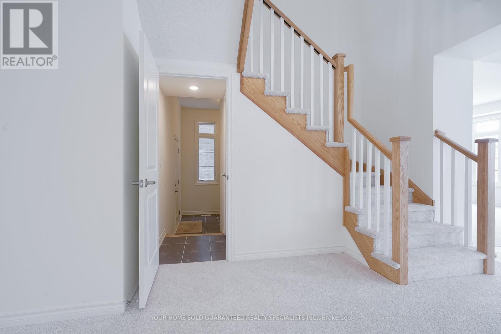 62 Calypso Avenue, Springwater, Ontario  L0L 1Y3 - Photo 9 - S12481433