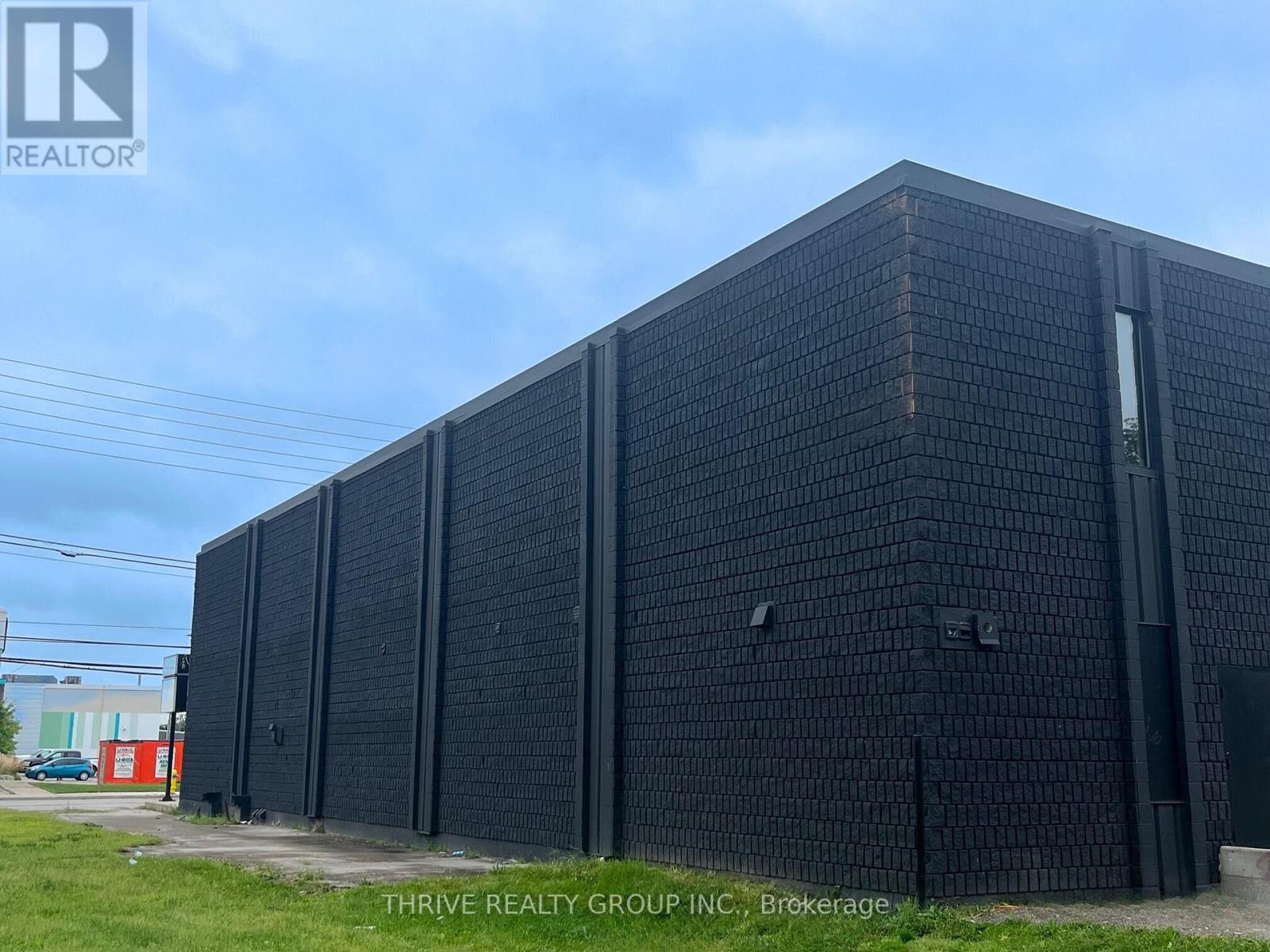 724 York Street, London East, Ontario  N5W 2S8 - Photo 4 - X12481541