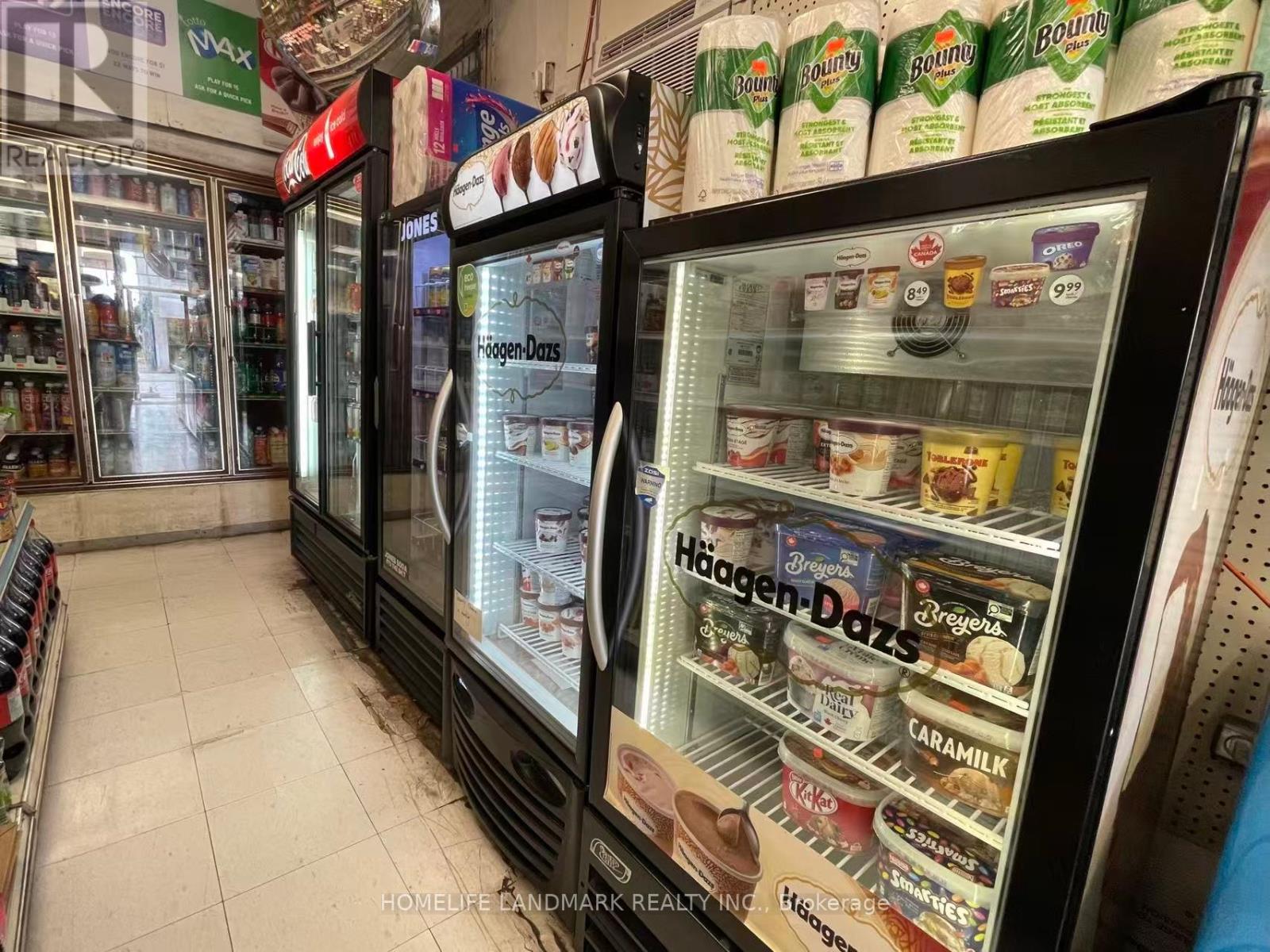 1064 Bloor Street W, Toronto, Ontario  M6H 1M6 - Photo 11 - W12481425