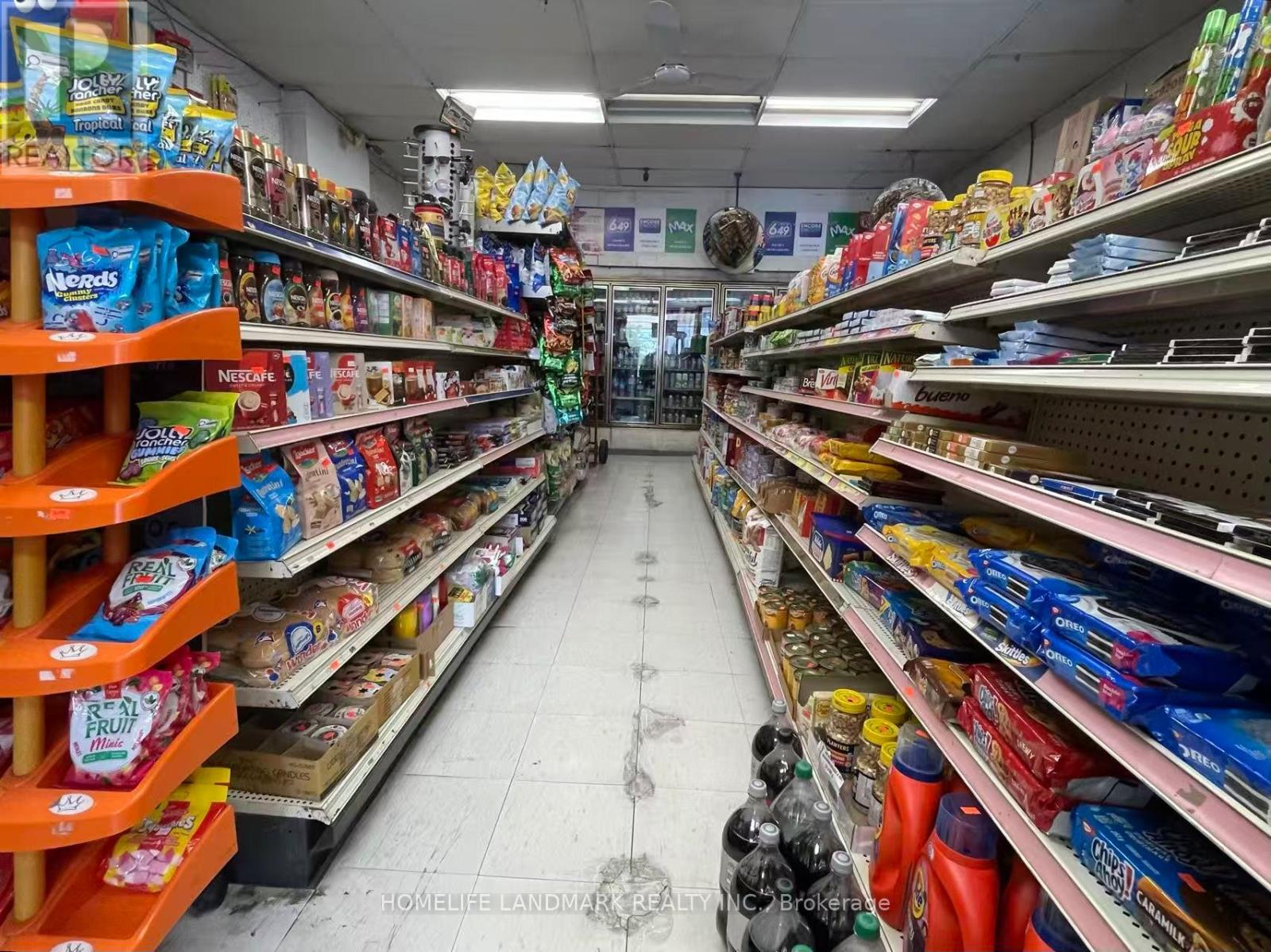 1064 Bloor Street W, Toronto, Ontario  M6H 1M6 - Photo 20 - W12481425