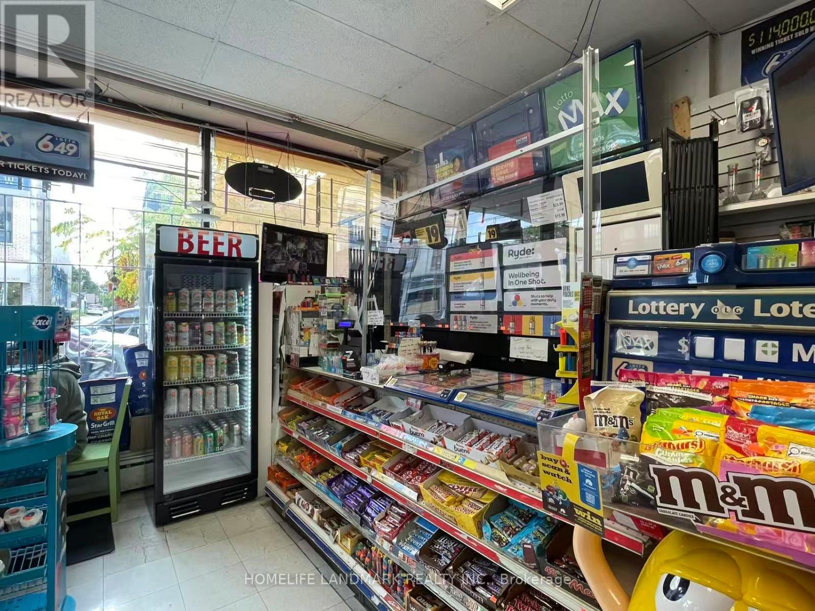 1064 Bloor Street W, Toronto, Ontario  M6H 1M6 - Photo 21 - W12481425